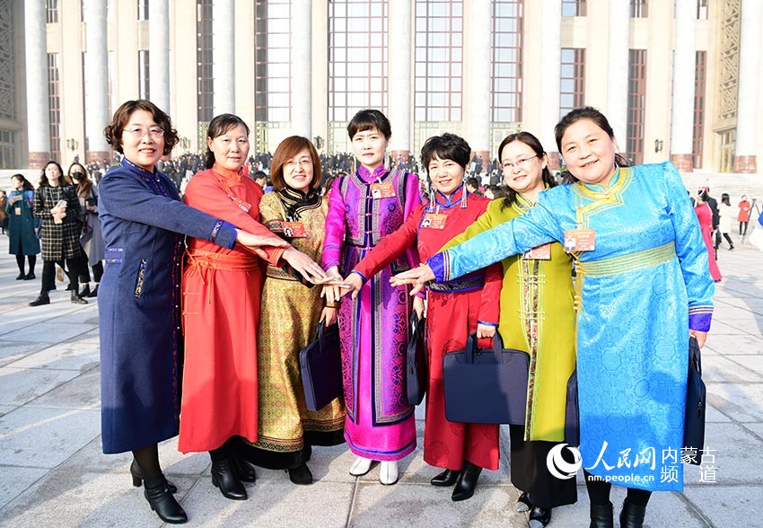 履职尽责 绽放时代芳华