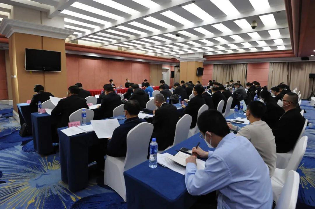 自治区十四届人大一次会议筹备工作组召开代表团负责人 随团工作人员负责人和大会工作机构负责人会议