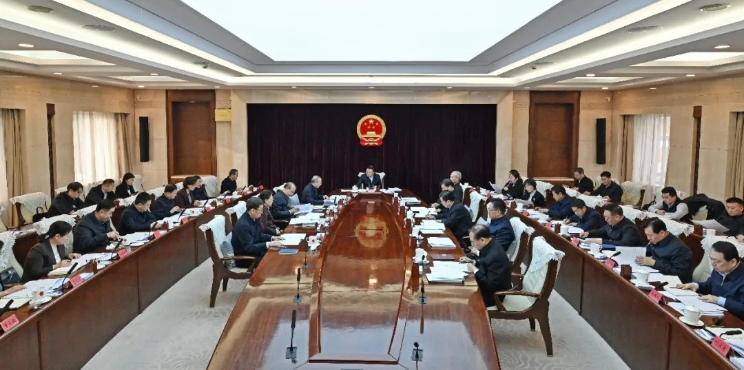 王伟中主持召开自治区人大常委会党组会议主任会议